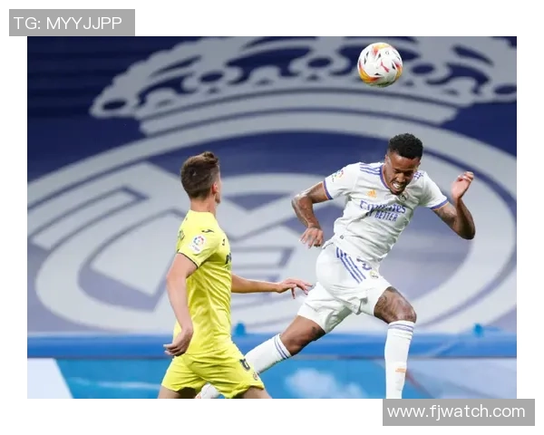 足球明星穿透视裤子引发热议时尚潮流再掀波澜